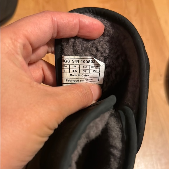 New in box Ugg Renatta shearling boots size 6 waterproof - Picture 4 of 12